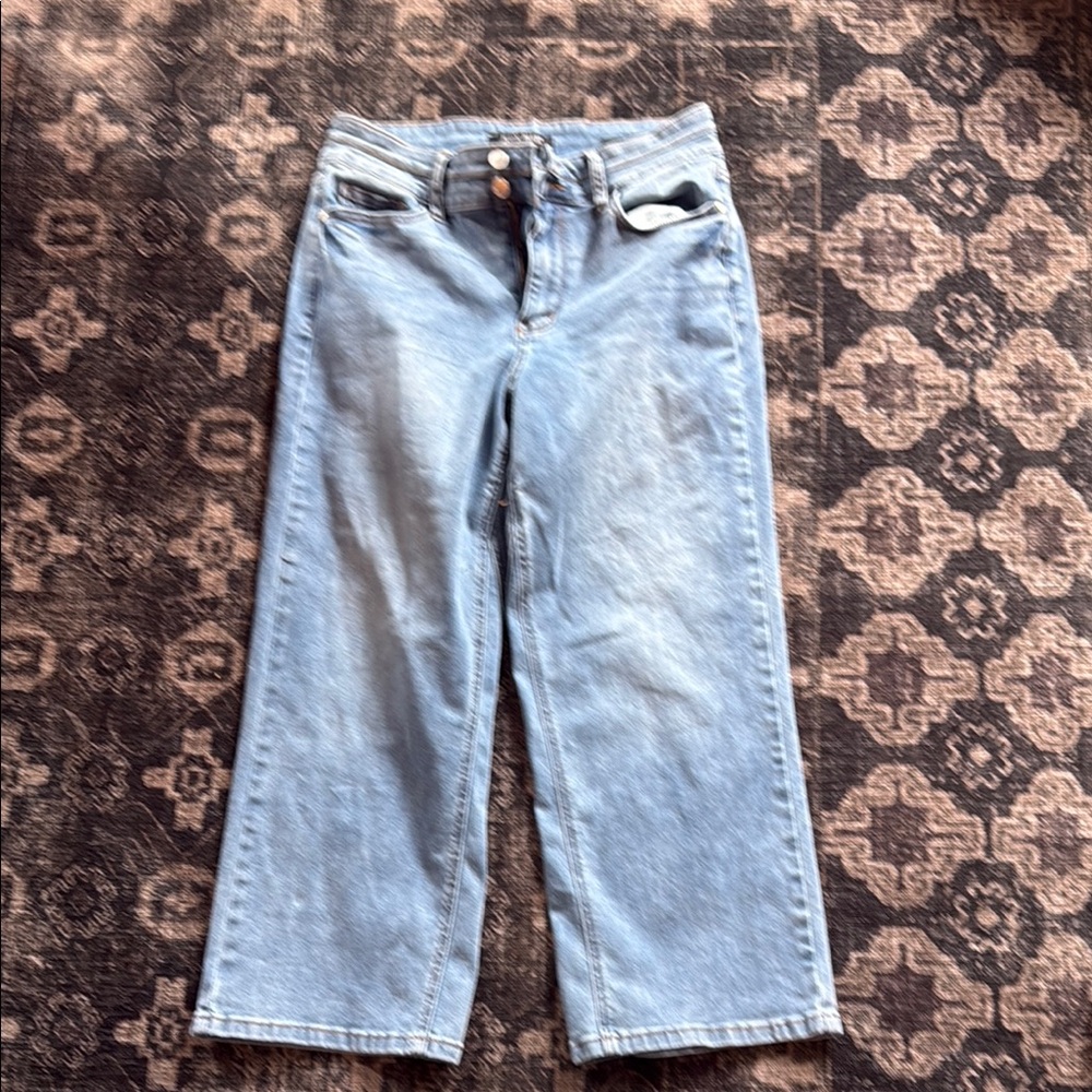 Classic Blue Women's cropped Jeans